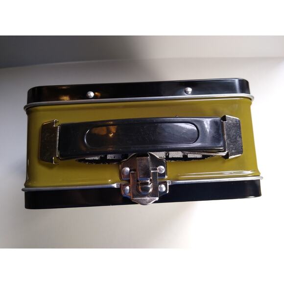 Edward Gorey The Gashlycrumb Tinies Green Metal Lunchbox Tin 2003 Gothic Spooky - Picture 10 of 11